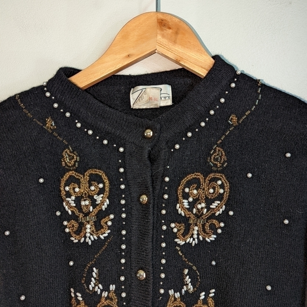 𝅺VINTAGE Black Embroidery & Pearls Lambswool & Angora Knit Cardigan Size Medium - Picture 4 of 13